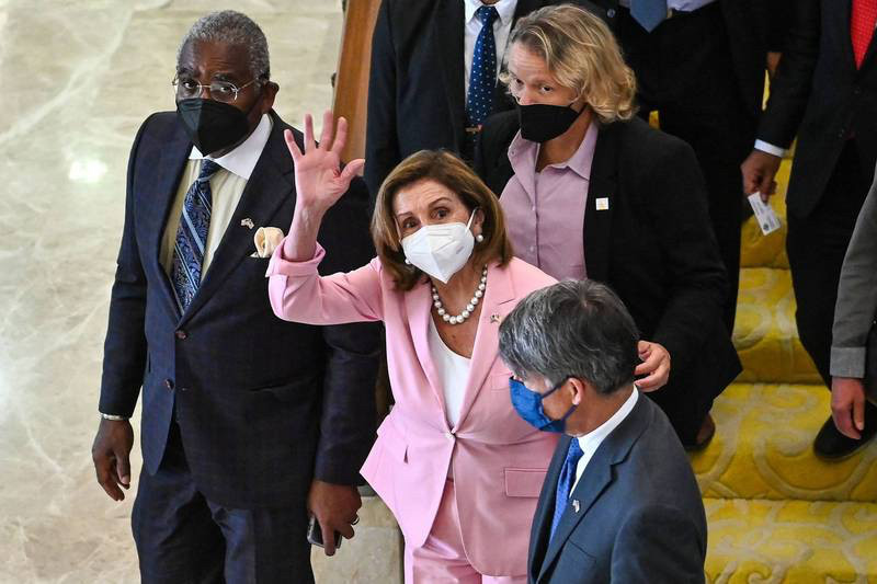 時任美國聯邦眾議院議長裴洛西(見圖)去年8月炫風訪台後,外資對台投資仍持續。(法新社)