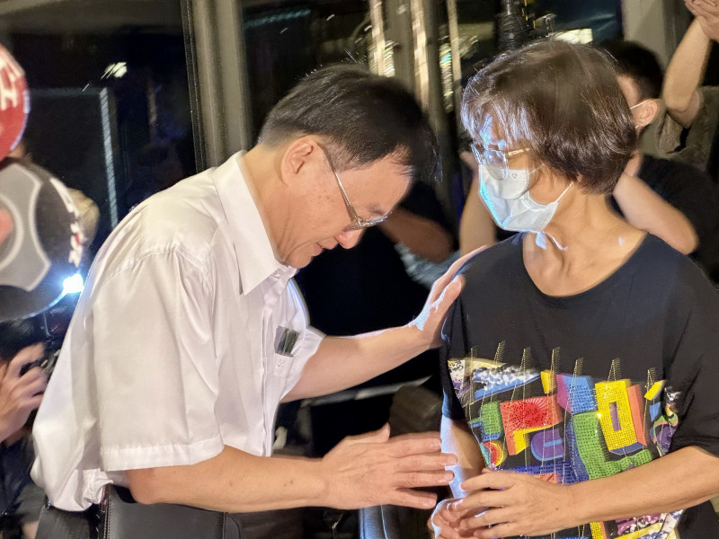 受災戶痛罵「毀了我的家」 基泰總座又哭了
