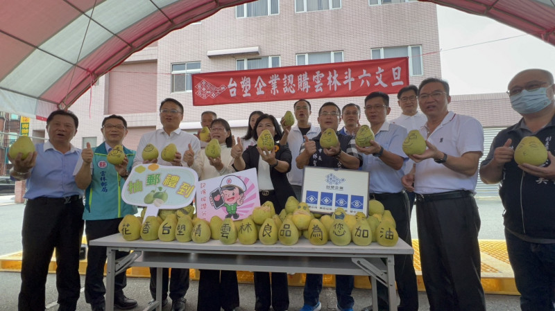 台亞、福懋共184間直營加油站 加油送斗六文旦
