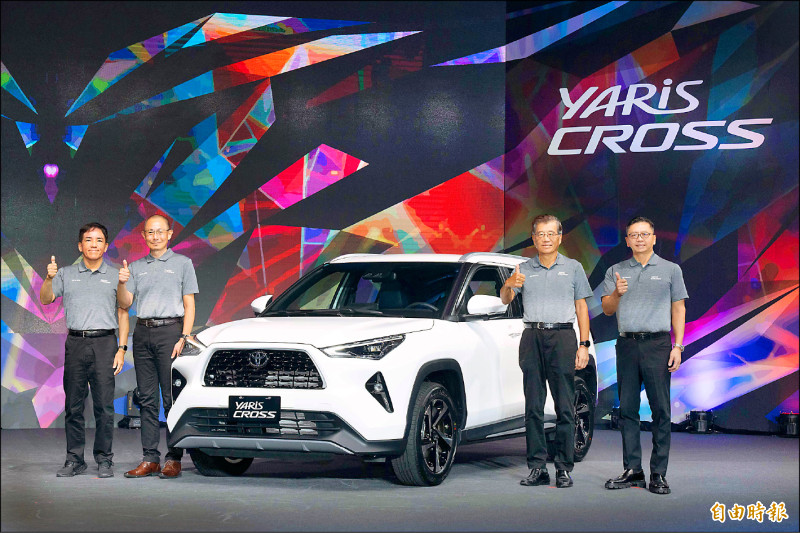 TOYOTA總代理和泰（2207）汽車今天發表全新的YARIS CROSS跨界小休旅，預接單已逾2000張，年銷量預估將達2萬輛。（記者楊雅民攝）