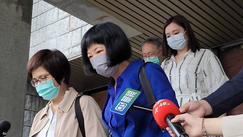 台大醫生涉內線交易賺15萬 可能要賠上億元