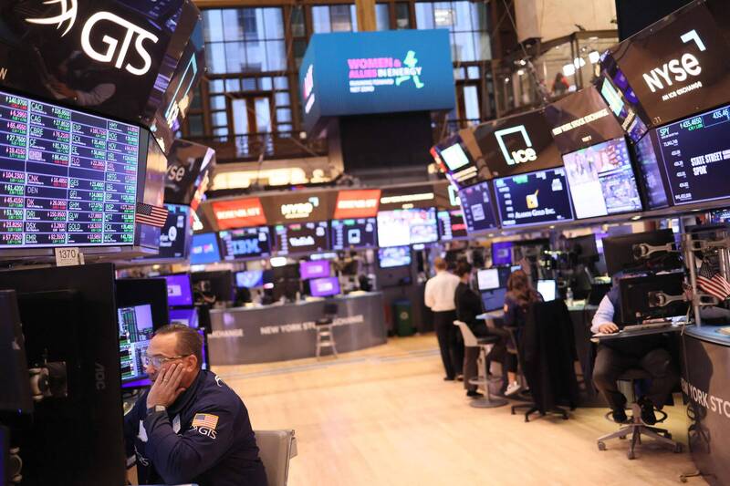 週二美股上漲，其中標普500指數和那斯達克指數創下2年來最長連漲紀錄。（法新社）