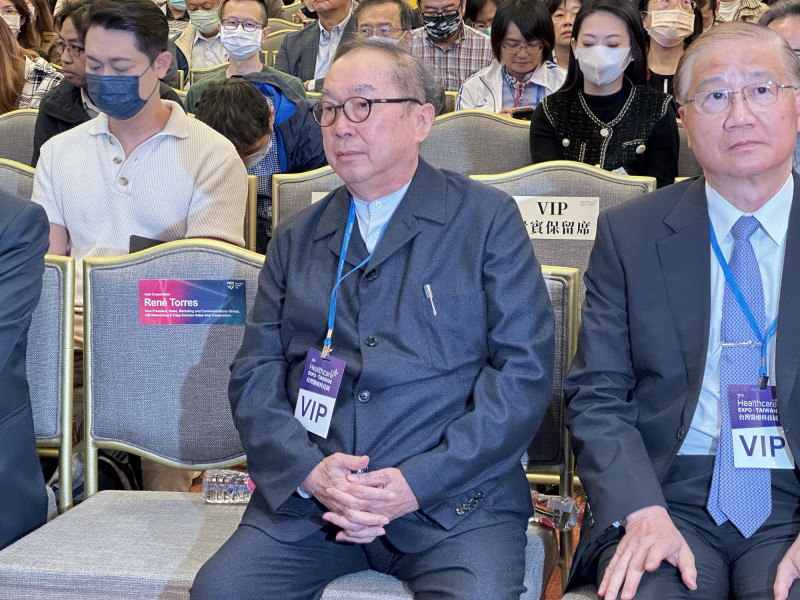 林百里：醫療導入生成式AI   強化臨床醫學效率