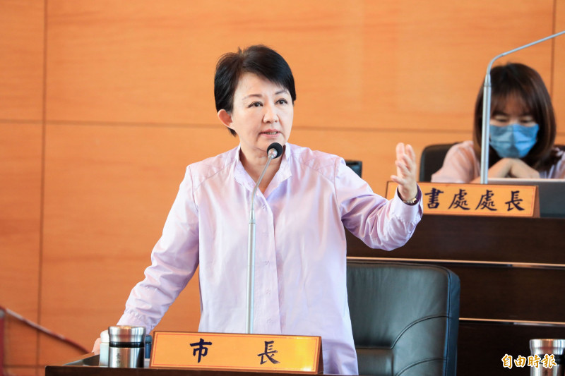 台中市長盧秀燕答詢說，中科二期150公頃土地幾乎都給台積電用，並透露是「2奈米以下」。（記者蔡淑媛攝）