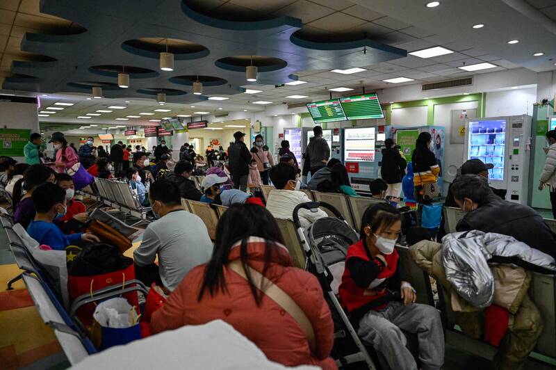 中國兒童對抗肺炎黴漿菌病情未能控制，已顯示出抗生素已出現抗藥性的危險。（法新社）