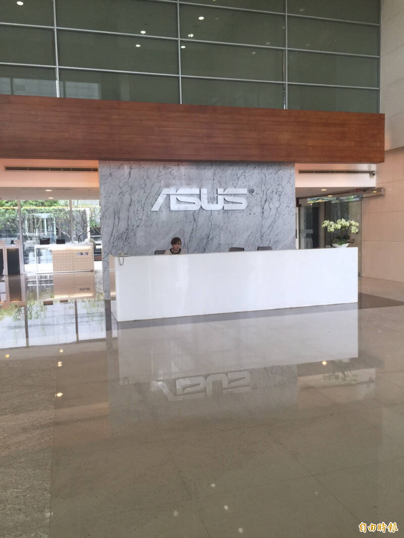 專家指出，AI PC、AI手機指標股分別以華碩（2357）、聯發科（2454）為首，可視為族群領頭羊，2024年前景樂觀。（資料照）