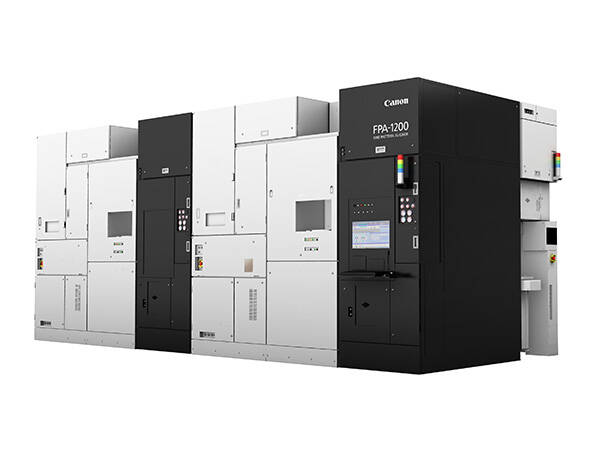 佳能今年10月宣布開賣「FPA-1200NZ2C」這款採用奈米壓印微影技術的設備。（圖擷取自佳能官網）