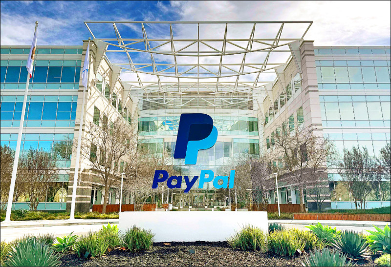 特斯拉執行長馬斯克創立支付平台PayPal，被ebay以15億美元收購。台灣新創企業成功，需要時間。（法新社）