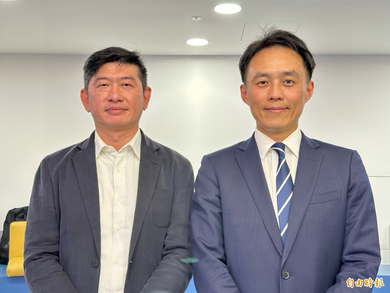 弘凱光電副董事長吳志明（左起），總經理曾智宏。（記者方韋傑攝）