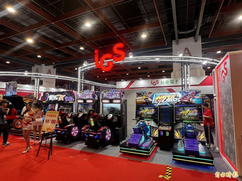 鈊象電子參展規模最大，現場有多款街機新品。（記者張慧雯攝）