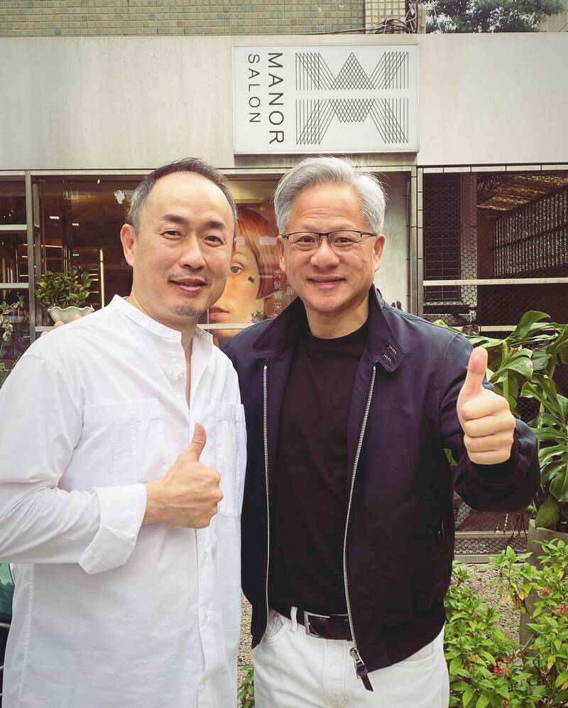 去年12月該粉專也曾PO出黃仁勳現身的照片。（圖擷自臉書）