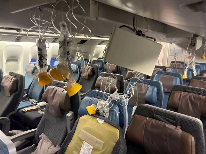 新加坡航空公司SQ321航班，21日在飛往新加坡時遭遇嚴重亂流，造成機上乘客1死多傷。（路透）