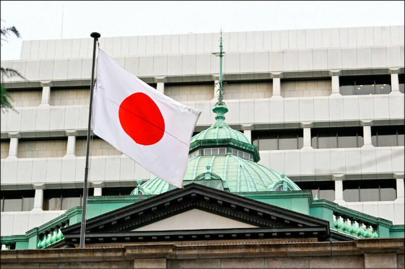 日本央行在超寬鬆貨幣政策下，2010年12月開始購買ETF。（法新資料照）
