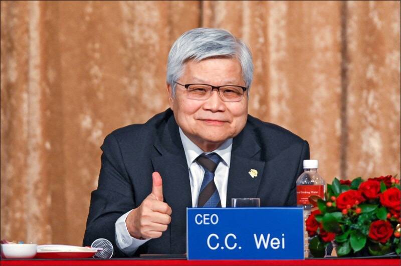 台積電董事長魏哲家說，台積電最先進的製程一定從台灣開始，投資第一優先選擇台灣，第二是台灣，第三也還會是台灣。（法新社）