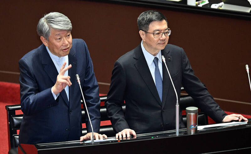 對於冷氣引發輿論發酵，郭智輝今日在立院受訪澄清，「可能我講話太快」，他的重點在於要「節電」。（資料照）