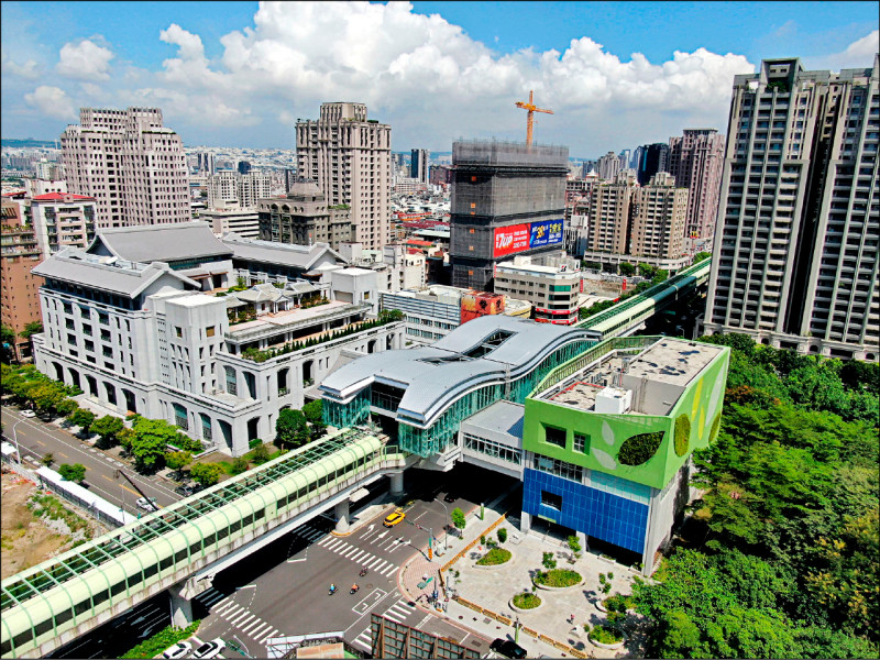政府鼓勵壽險業投入公共建設,以活絡我國經濟發展。根據金管會統計,去年底保險業可運用資金約三十二兆元,但依專案運用、不動產及有價證券等管道投入公建金額僅五九○○億。(資料照,台中市政府提供)