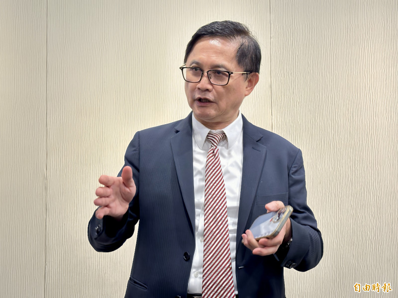 童子賢直言，非核家園政策成本高、韌性差、空污多，還會造成嚴重的環境破壞。（記者方韋傑攝）