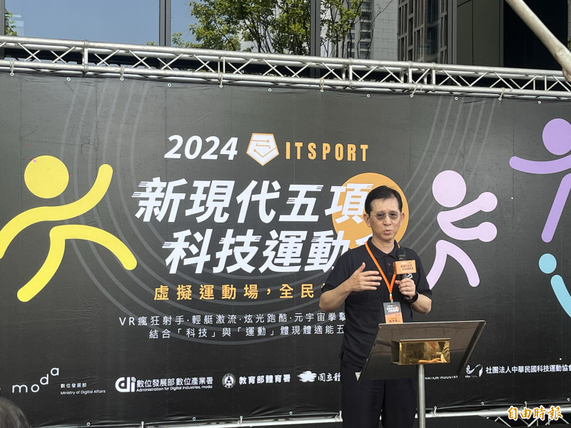 數發部長黃彥男出席活動受訪表示，OneWeb訊號開通會在下半年完成，屆時就會覆蓋全台。（記者徐子苓攝）