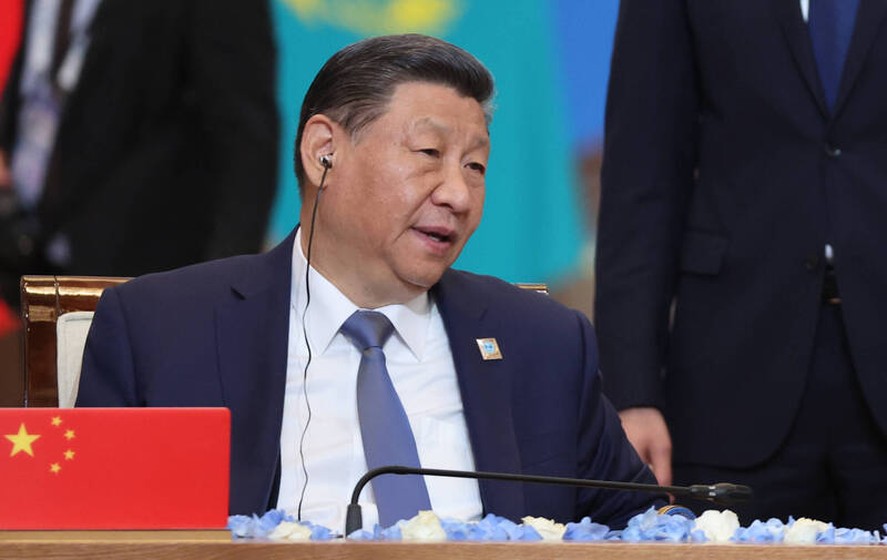 有網友認為，自中國國家主席習近平開始執政後，中國隨時都有可能「一夜回到解放前」。（美聯社）