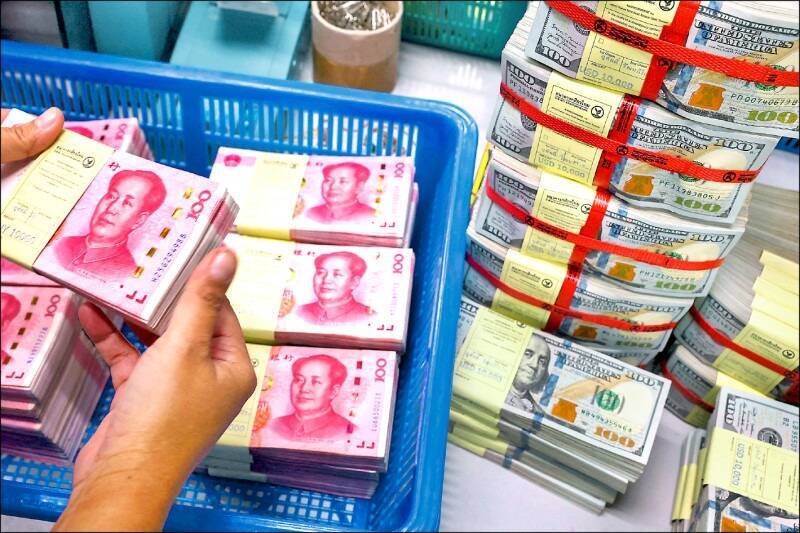 西方金融機構因中國低迷的景氣及美中關係緊張，停止擴張中國市場，並展開裁員。（示意圖，路透）