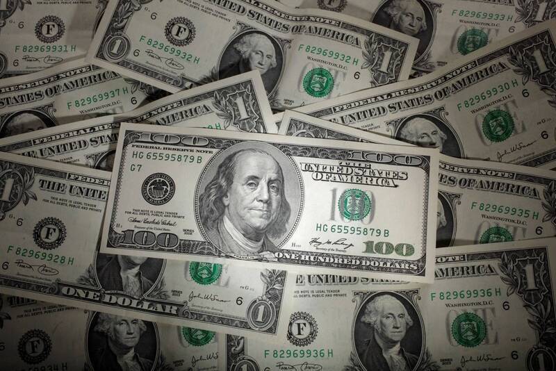 睽違3年!非投等債資金大轉正,今年資金回流3470億元。(路透)