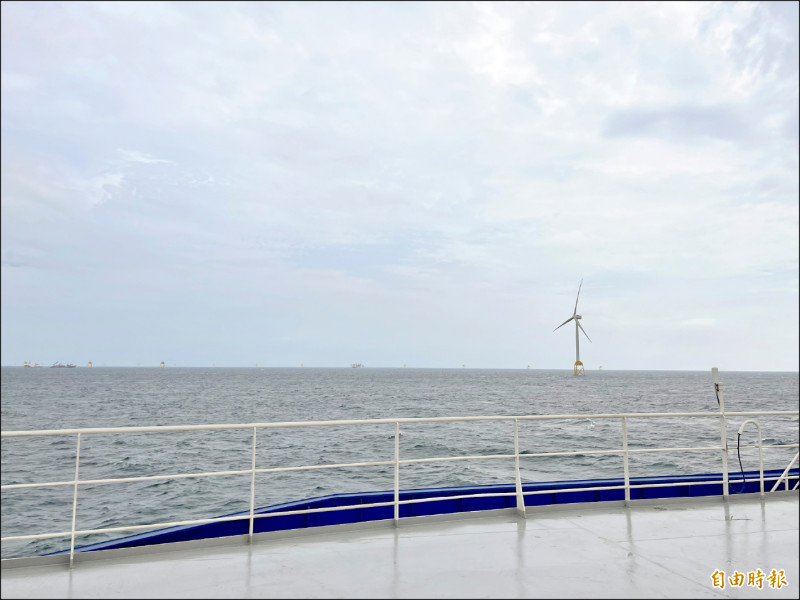 凱米颱風加持下,風電出力連兩天維持在200萬瓩上下。(記者廖家寧攝)