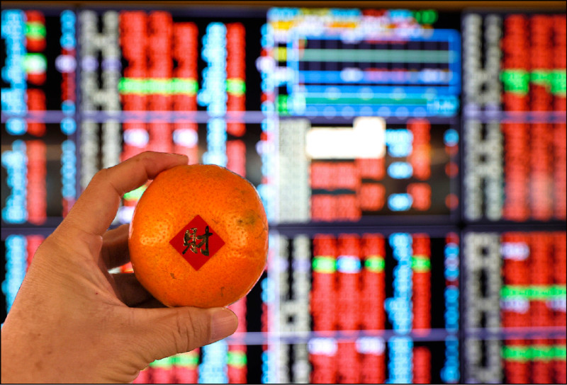 銅箔基板廠台光電公告7月合併營收57.82億元，月增10.2%、年增58.58%，表現亮眼。台光電股價昨攻上漲停，成交量逾1.2萬張。（示意圖，中央社資料照）