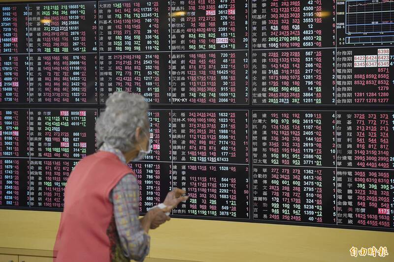 台股漲點創紀錄！前10大成交量有8檔是ETF