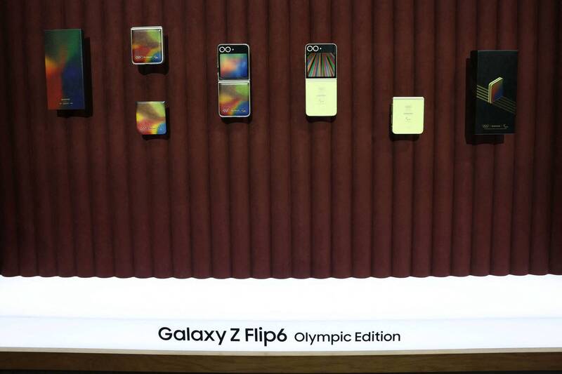 近幾日在eBay及Leboncoin等二手拍網站上，能看到多筆販賣奧運限量版三星「Galaxy Z Flip 6」512GB手機的資訊。（法新資料照）