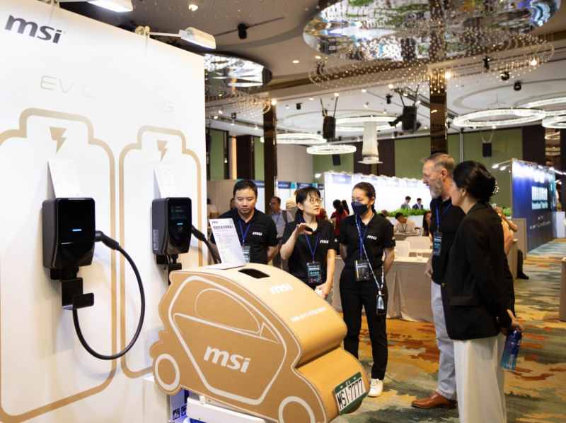 除商洽媒合活動，國際採購商洽會邀請廠商於現場設攤展示公司產品與技術，並增設展會服務攤位，提供國內外最新展會資訊。（新北市經發局提供）