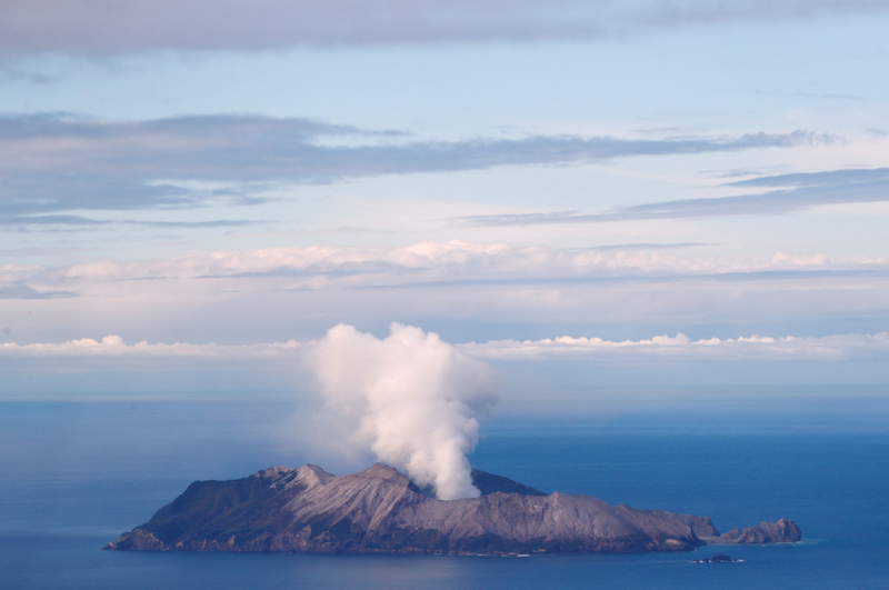 紐西蘭白島火山今（22日）爆發。（路透）