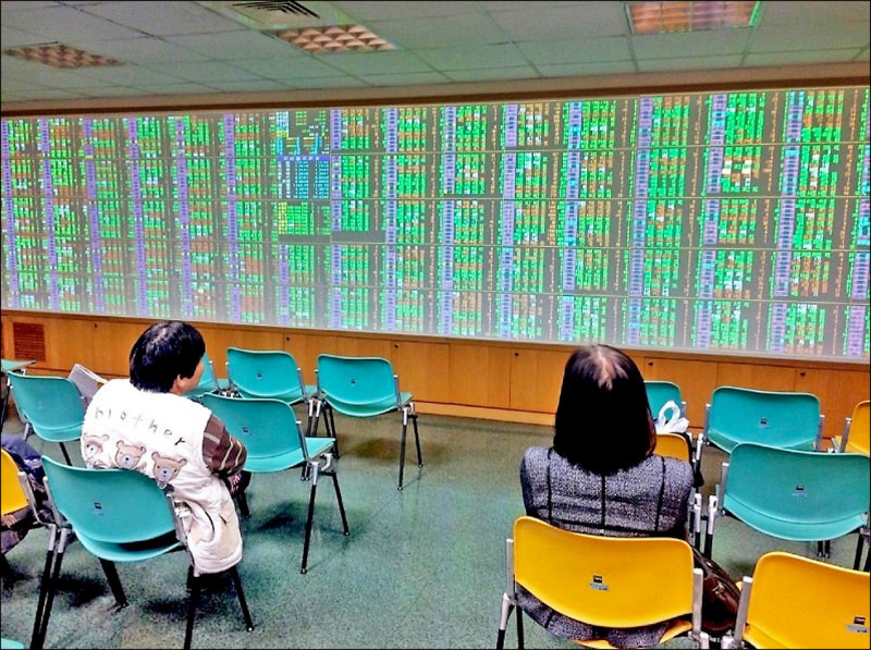 台股成交量昨萎縮至2394.33億元，為元月底以來新低量。（資料照）