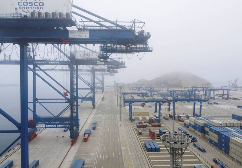 中國國有企業中國遠洋海運集團開發錢凱港(Chancay),開始興建後,腐敗行為頻頻發生,引起當地越來越多反對情緒。(路透)