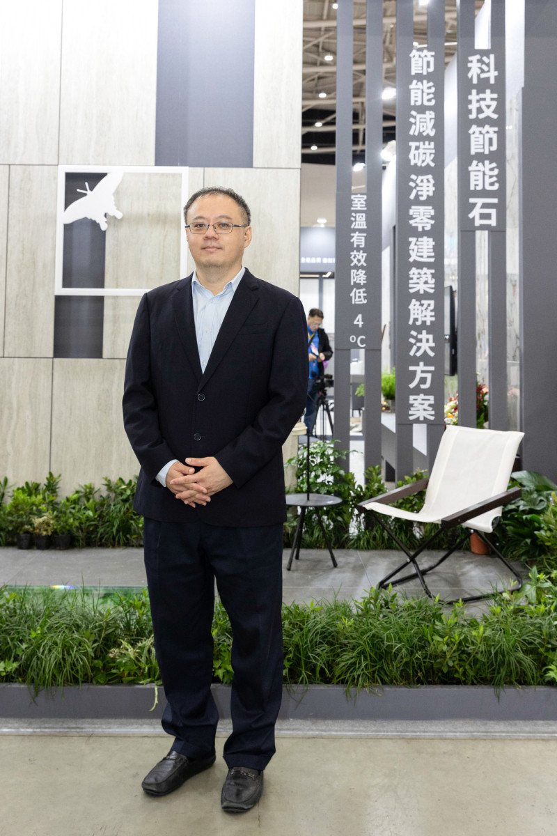 冠軍總經理林祐宇表示，再生綠建材標章產品比重將提升至58%。（記者張慧雯攝）