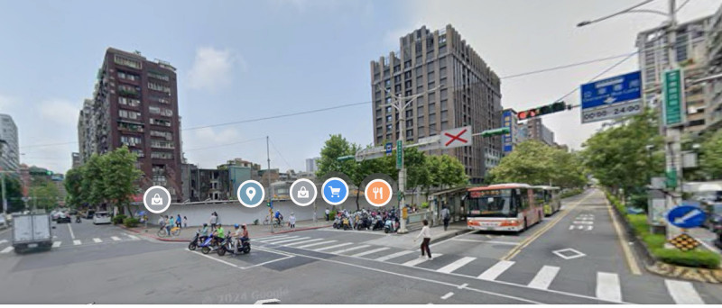 上市建商華固建設在北市信義路四段上的推出都更案，其中13戶實價、每坪站上200萬元。（翻攝自Google map）