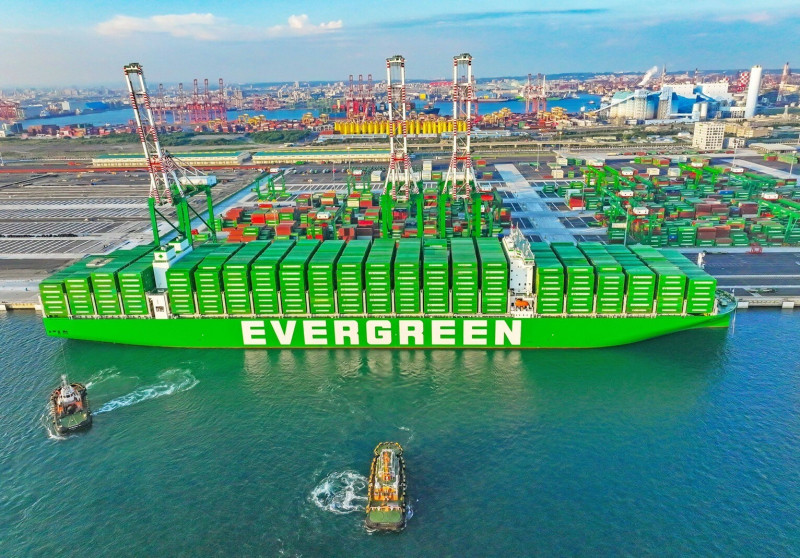 運價指數連5漲，美西、美東航線大漲逾7%。（長榮提供）