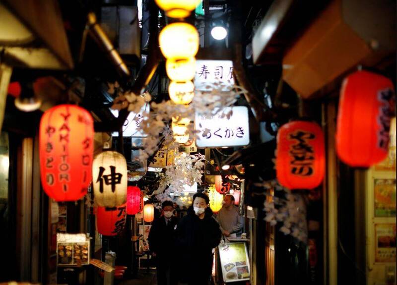 日本居酒屋2024年前11個月收攤203家,高於2020年新冠疫情時189家。(路透)