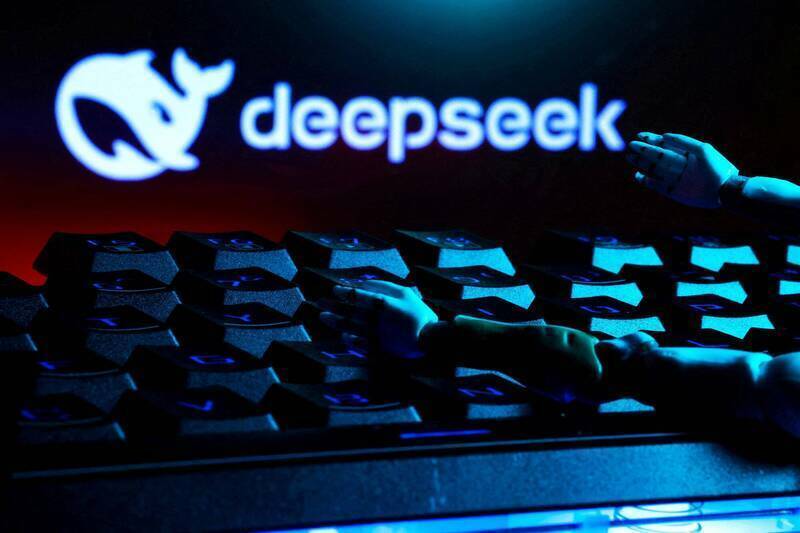 近日中國人工智慧（AI）模型DeepSeek（深度求索）在科技界引發廣泛關注，但其訊息審查的問題再次令公眾擔憂。有分析師認為，DeepSeek可能成為中共延伸專制統治的另一個工具。（路透）