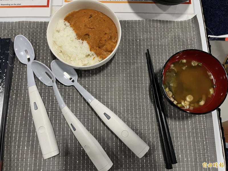 Kirin增添鹹味的電鹽湯匙。（記者徐子苓攝）