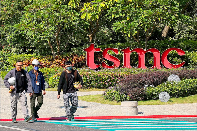 經濟部智慧局昨公布去年百大專利，台積電再次以一四一二件，穩坐本國人發明專利申請王座，創下連九年奪冠紀錄。（路透檔案照）