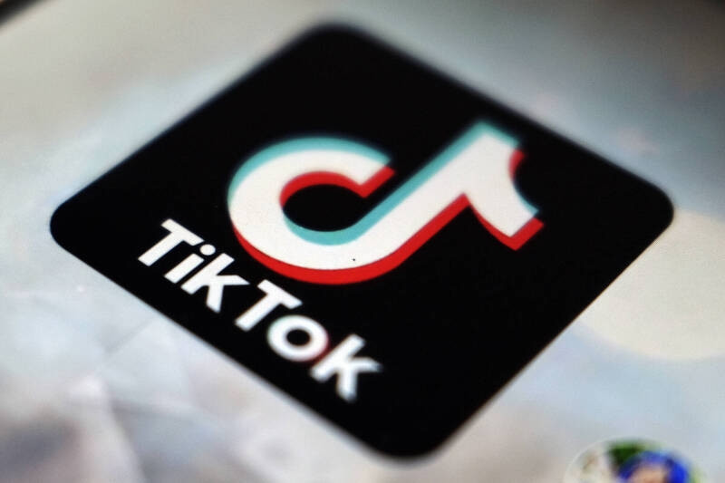 兒童隱私危機浮上檯面，英國調查TikTok等平台。（美聯社）