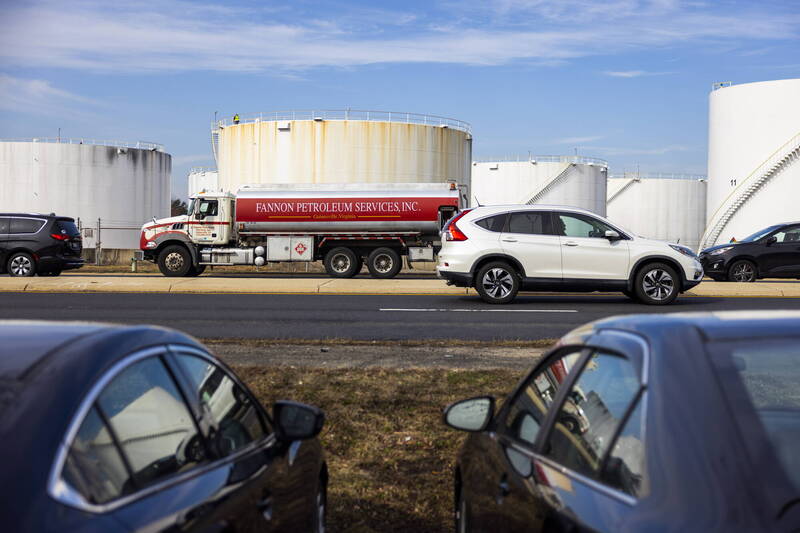 API：美國原油庫存上週意外減少145.5萬桶 - 自由財經