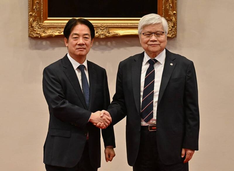 賴清德總統6日與魏哲家連袂召開記者會，向國人說明台積電佈局戰略思維。（記者劉信德攝）