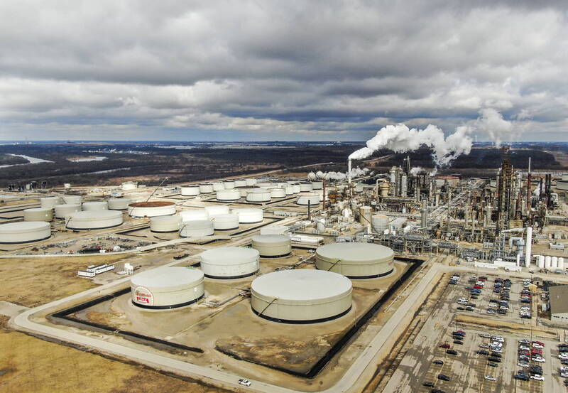 根據美國石油協會(API)公佈的最新數據顯示,截至2024年3月28日的1週內,美國原油庫存增加603.7萬桶。(示意圖,歐新社)