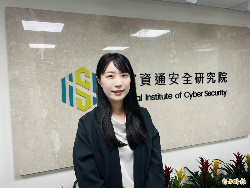 資安院人才培力中心主任鄭瑋接受本報記者專訪，分享資安健檢團的推動過程。（記者徐子苓攝）