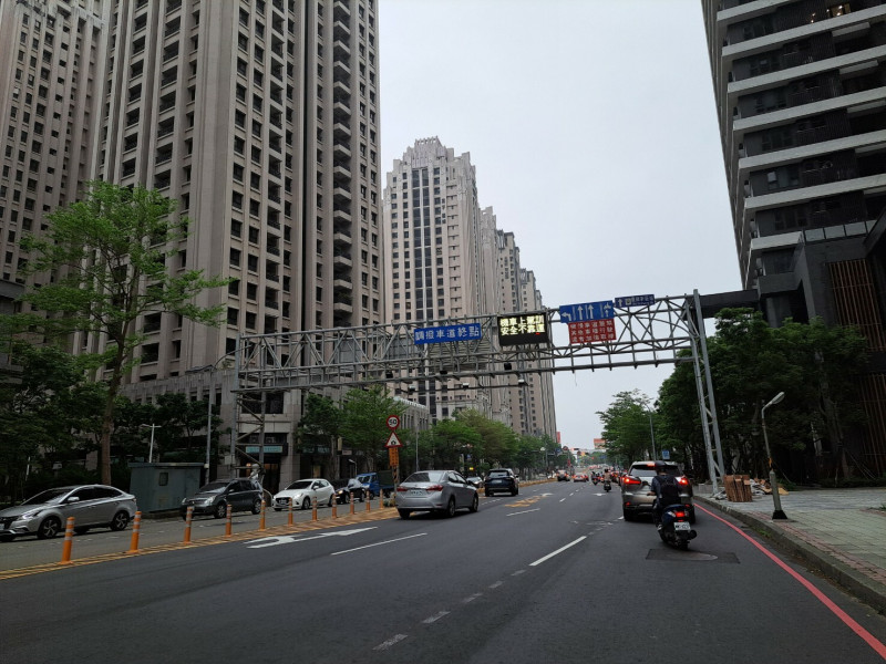 房屋稅差別稅率2.0 首開徵，新竹市114年成長 1.43%、共21萬24戶，稅額達20億8800萬元。（記者洪美秀攝）