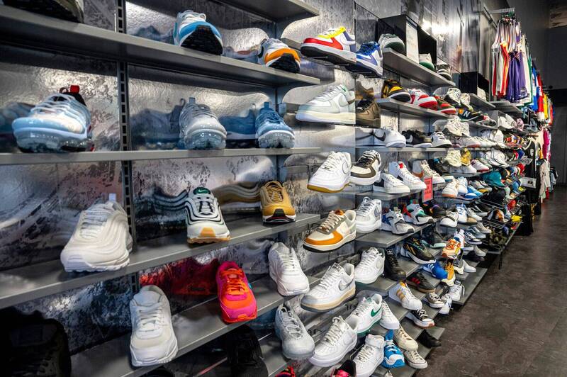 Nike曾嘗試機器人製鞋，但該計畫在2019年黯然結束。（彭博）