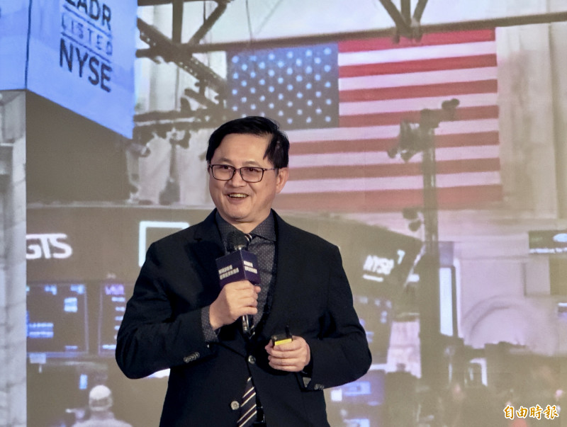 童子賢說，台灣在不產能源的情況下，可以尋找比較有效率的發電方式。（記者方韋傑攝）