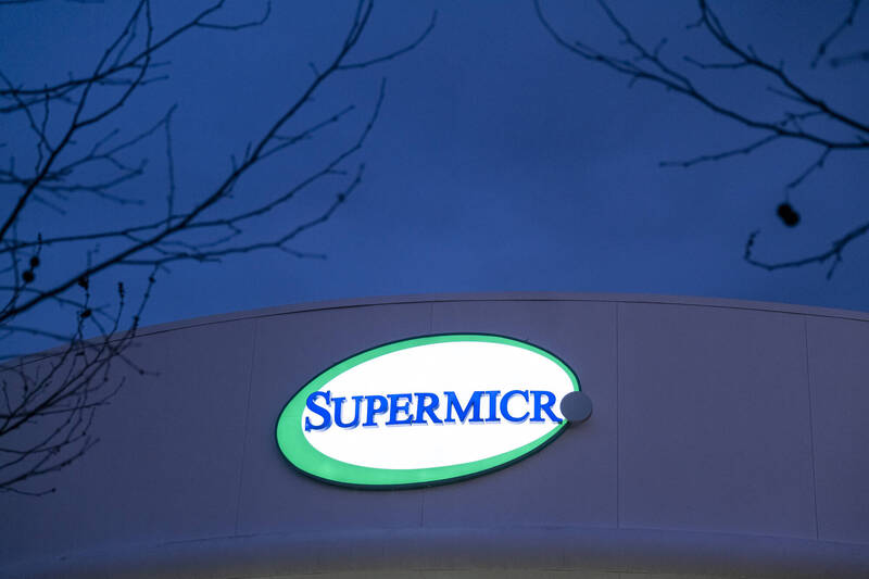 伺服器製造商「美超微（Super Micro Computer）」週二（29日）大砍2025年第一季銷售及獲利預期，導致股價在盤後一度暴跌19%。（示意圖，彭博）