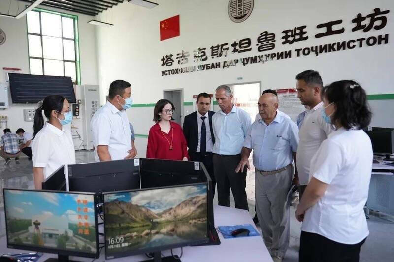 中國全球廣設魯班工坊，推廣中國希望輸出的技術與標準。（取自微博）